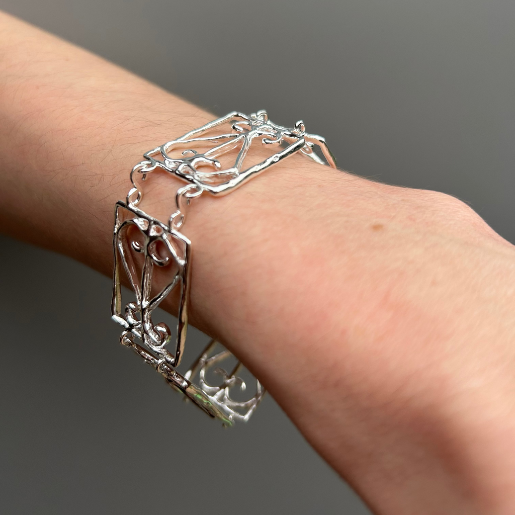 Amor Bracelet
